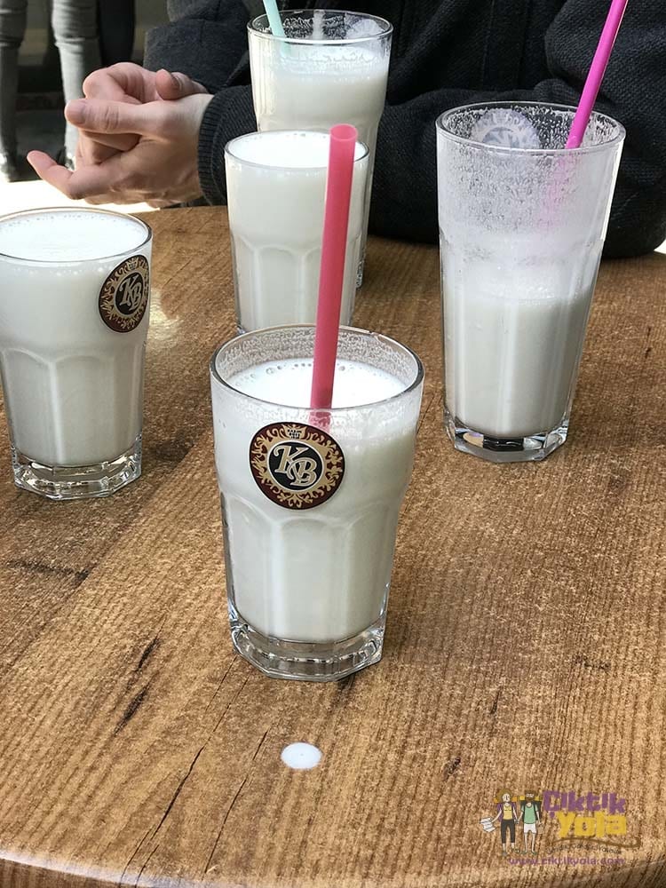 Adana Kazım Büfe Muzlu Süt