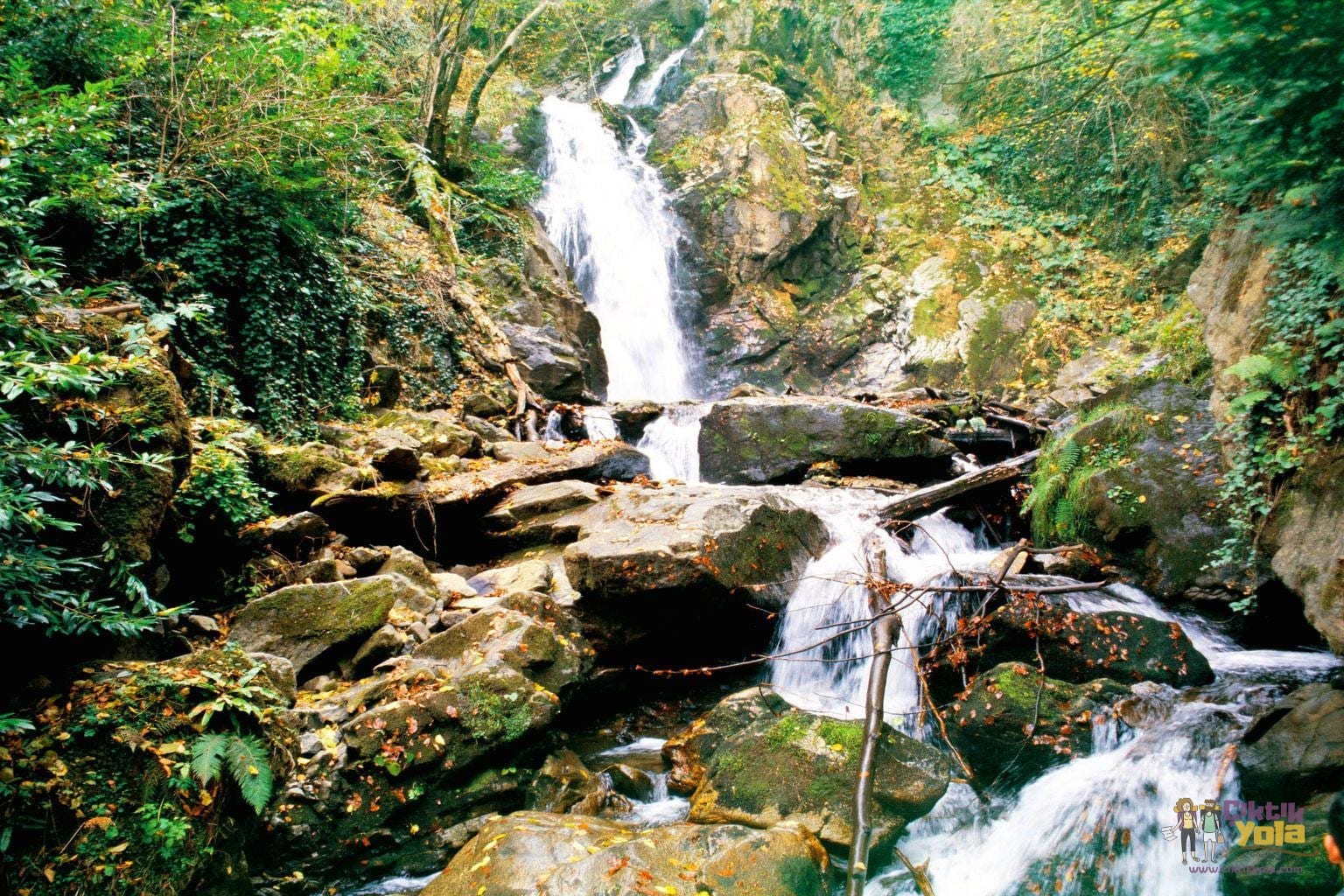 Oylat Şelalesi
