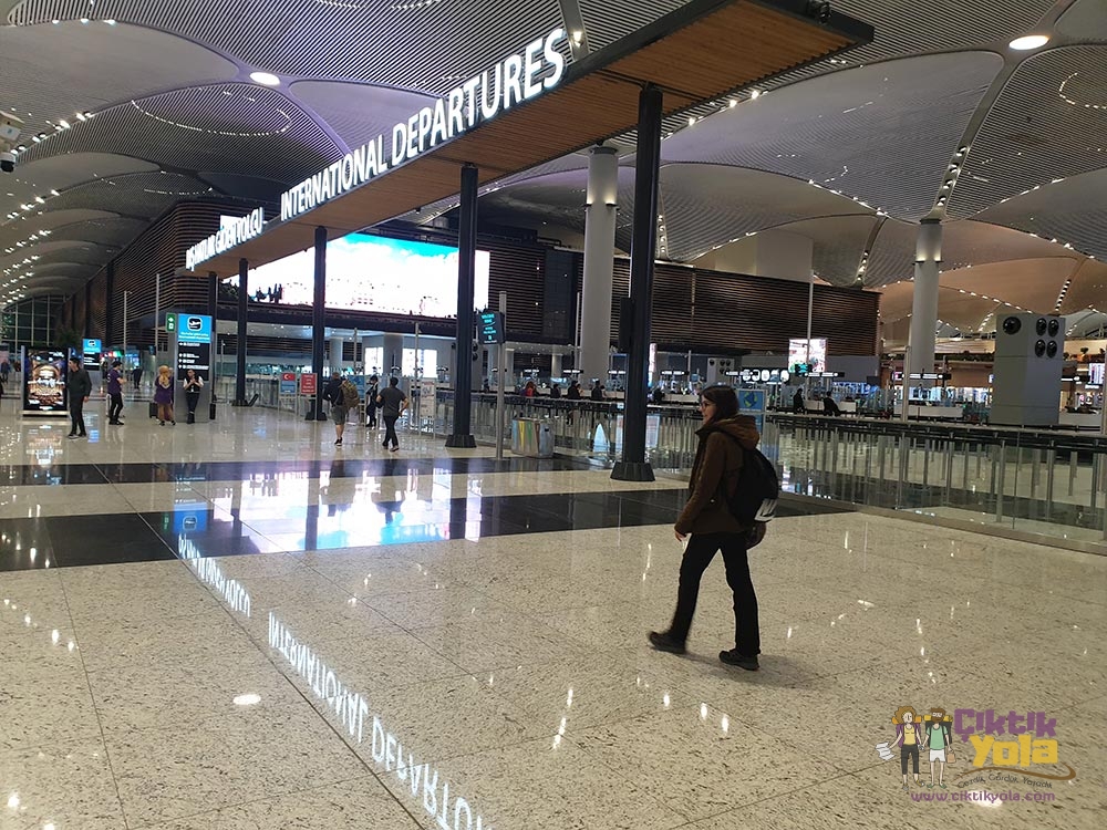 İstanbul Havalimanı Dış Hatlar Girişi