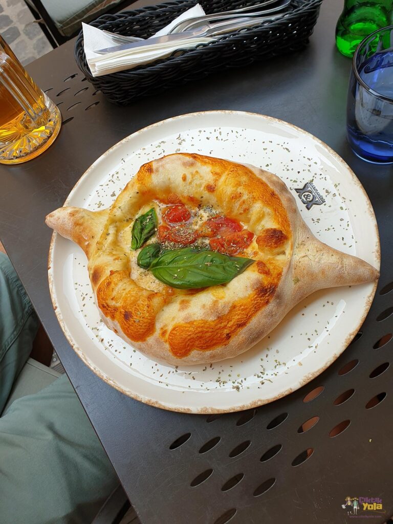 Lviv Pide