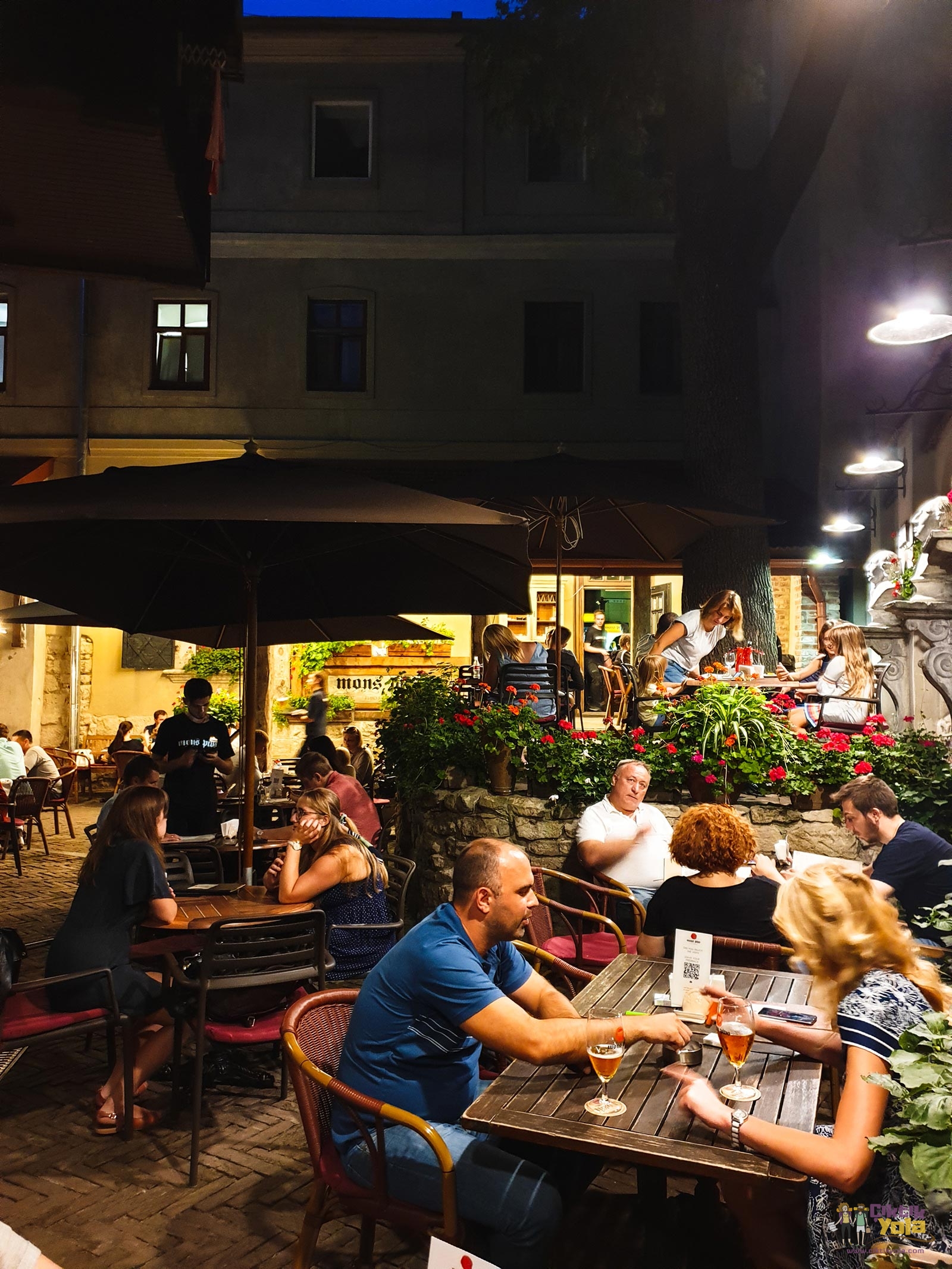 Lviv Mons Pius Restoran