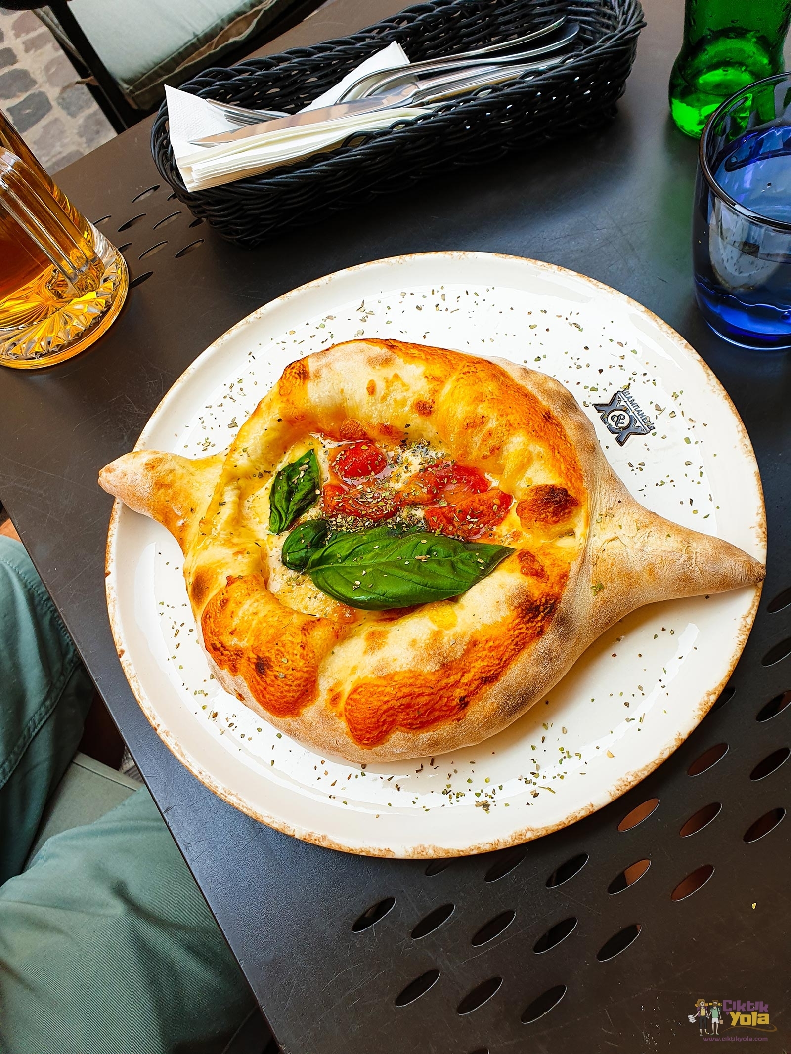 Lviv Champagneria Khachapuri
