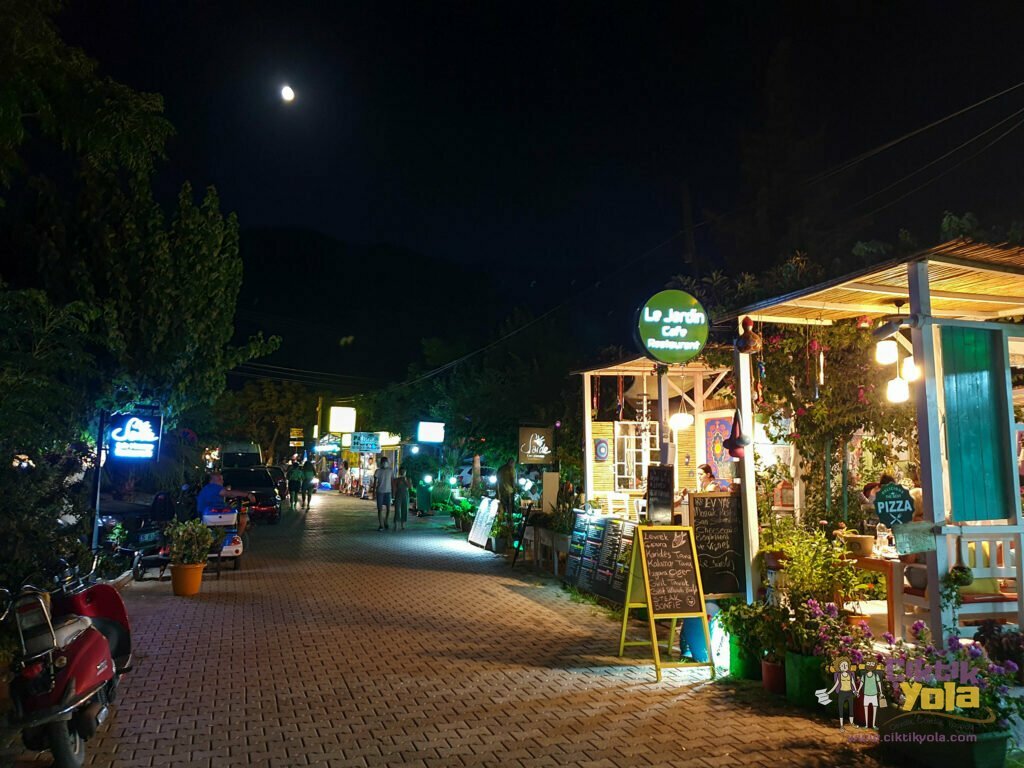 Le Jardin Cafe